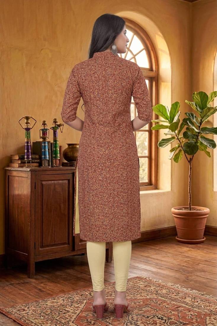 Maroon cotton blend geometric printed kurta for women