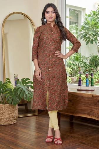 Maroon cotton blend geometric printed kurta for women