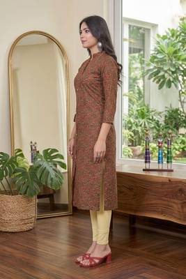 Maroon cotton blend geometric printed kurta for women 2