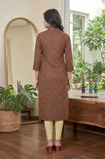 Maroon cotton blend geometric printed kurta for women