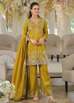 Mustard yellow shimmer tissue silk blend embroidered kurta set with dupatta 1
