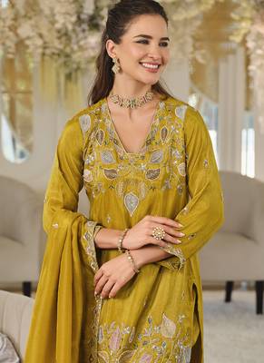 Mustard yellow shimmer tissue silk blend embroidered kurta set with dupatta 2