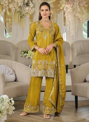 Mustard yellow shimmer tissue silk blend embroidered kurta set with dupatta 3