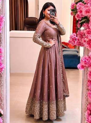 Oniun heavily embroidered anarkali suit set 3