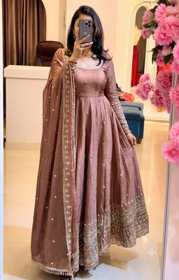 Oniun heavily embroidered anarkali suit set 1