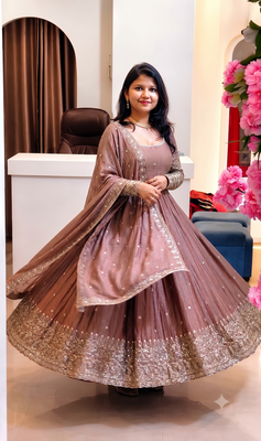 Oniun heavily embroidered anarkali suit set 4