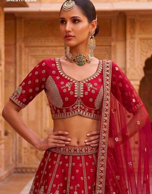 Red Silk Blend Embroidered Heavy Royal Bridal Lehenga Choli Set 4