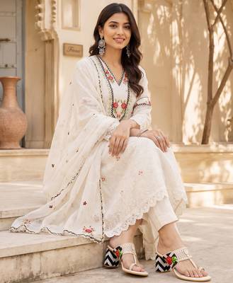 cream floral embroidered block heels 4