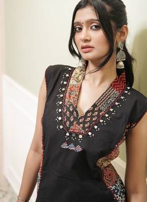 Black Cotton Kurta with Block Print Side Panels & Wide-Leg Palazzo Set 4