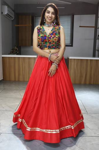 RANI PINK RAYON COTTON EMBROIDERY NAVRATRI CHANIYA CHOLI- full stitched free size