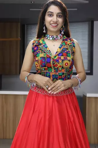 RANI PINK RAYON COTTON EMBROIDERY NAVRATRI CHANIYA CHOLI- full stitched free size