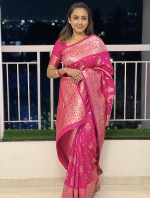 Pink soft silk blend saree with zari weaving meenakari design 3