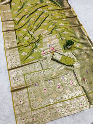Green soft silk blend saree with zari weaving meenakari design 2