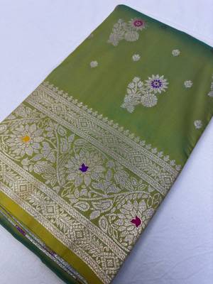 Green soft silk blend saree with zari weaving meenakari design 3