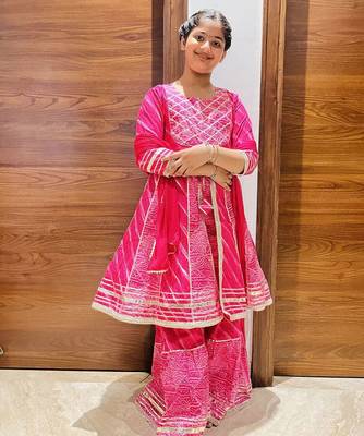 Pink bandhej anarkali set 1