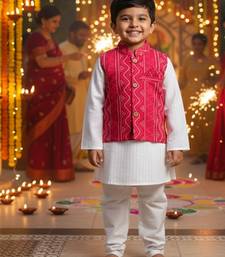 Red bandhej kurta set