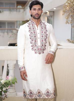 Ivory embroidered festive kurta with placket and hem detailing for men 3