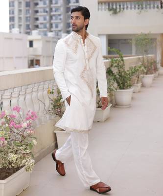 Ivory floral embroidered pure cotton kurta for men 2
