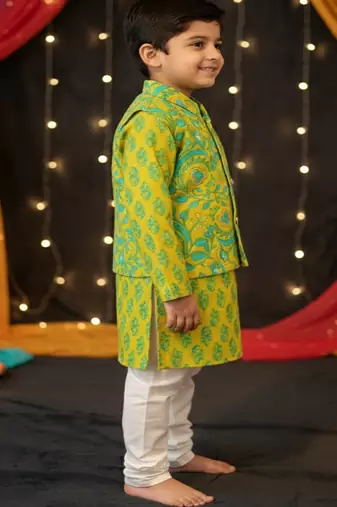 Green kurta pyjama set