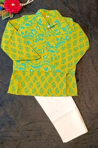 Green kurta pyjama set