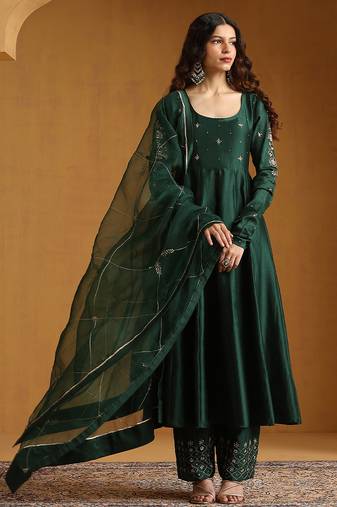 Emerald green embroidered chanderi anarkali set