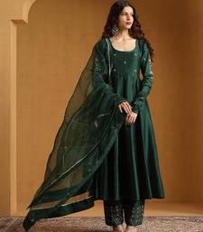 Emerald green embroidered chanderi anarkali set
