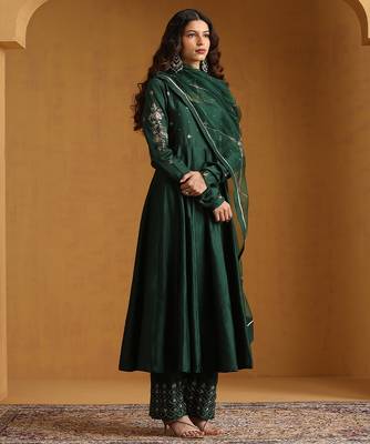 Emerald green embroidered chanderi anarkali set 2