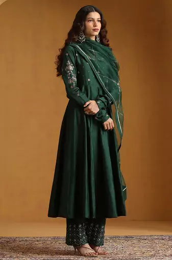 Emerald green embroidered chanderi anarkali set