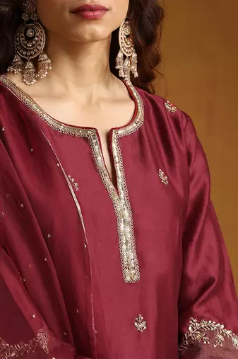 Emerald green embroidered chanderi anarkali set
