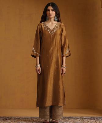 Golden embroidered chanderi long kurti set 3