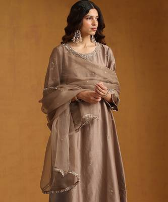 Metallic beige embroidered chanderi long kurti set 4