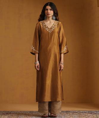 Antique gold embroidered chanderi long kurti set 3