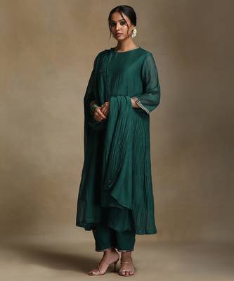 Emerald green embroidered chanderi long kurti set 1