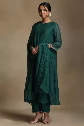 Emerald green embroidered chanderi long kurti set