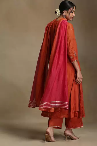 Emerald green embroidered chanderi long kurti set