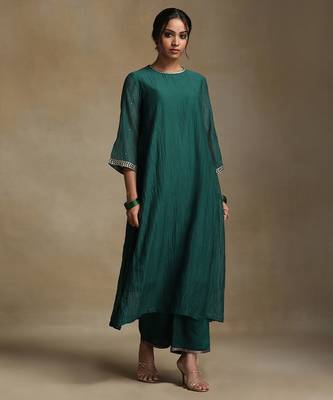 Emerald green embroidered chanderi long kurti set 3
