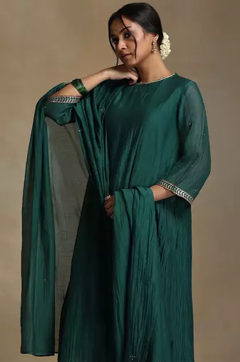 Emerald green embroidered chanderi long kurti set