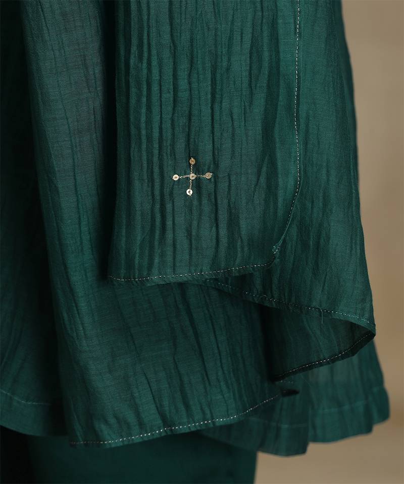 Emerald green embroidered chanderi long kurti set