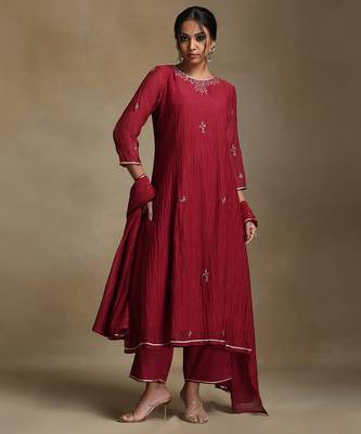 Crimson red embroidered chanderi long kurti set 1