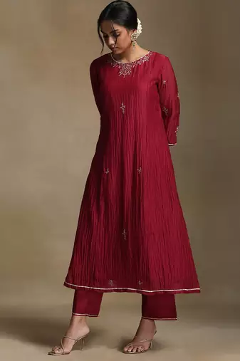Crimson red embroidered chanderi long kurti set