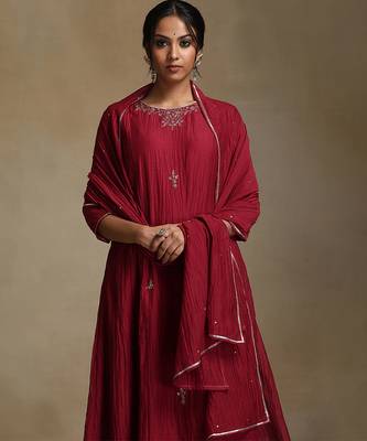 Crimson red embroidered chanderi long kurti set 4