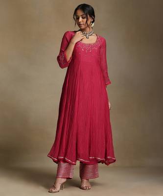 Pink embroidered chanderi anarkali set 3