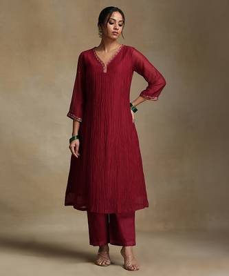 Maroon embroidered chanderi long kurti set 3