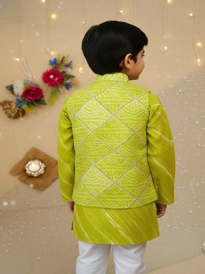 Parrot green bandhej set 2