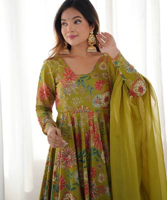 Green floral printed chanderi kurta palazzo set 4