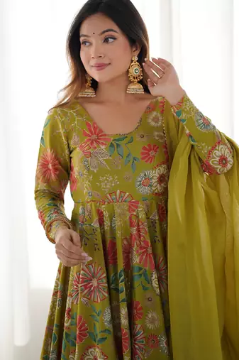 Green floral printed chanderi kurta palazzo set
