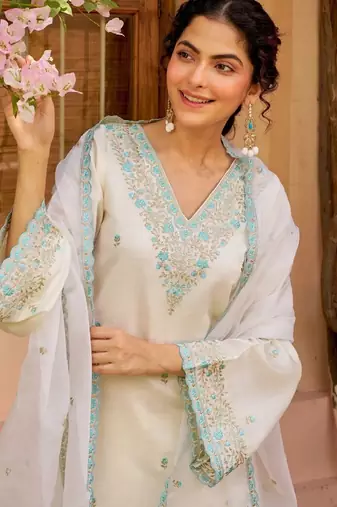 Off white smart and viscose rayon graceful ethnic wear
