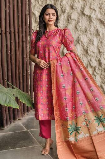 Pink smart and french crepe graceful ethnic wear