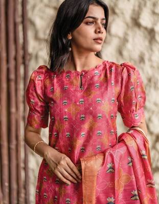 Pink smart and french crepe graceful ethnic wear 3