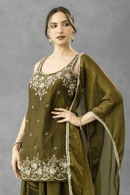 Green chartin embroidery work heavy wedding attire 3